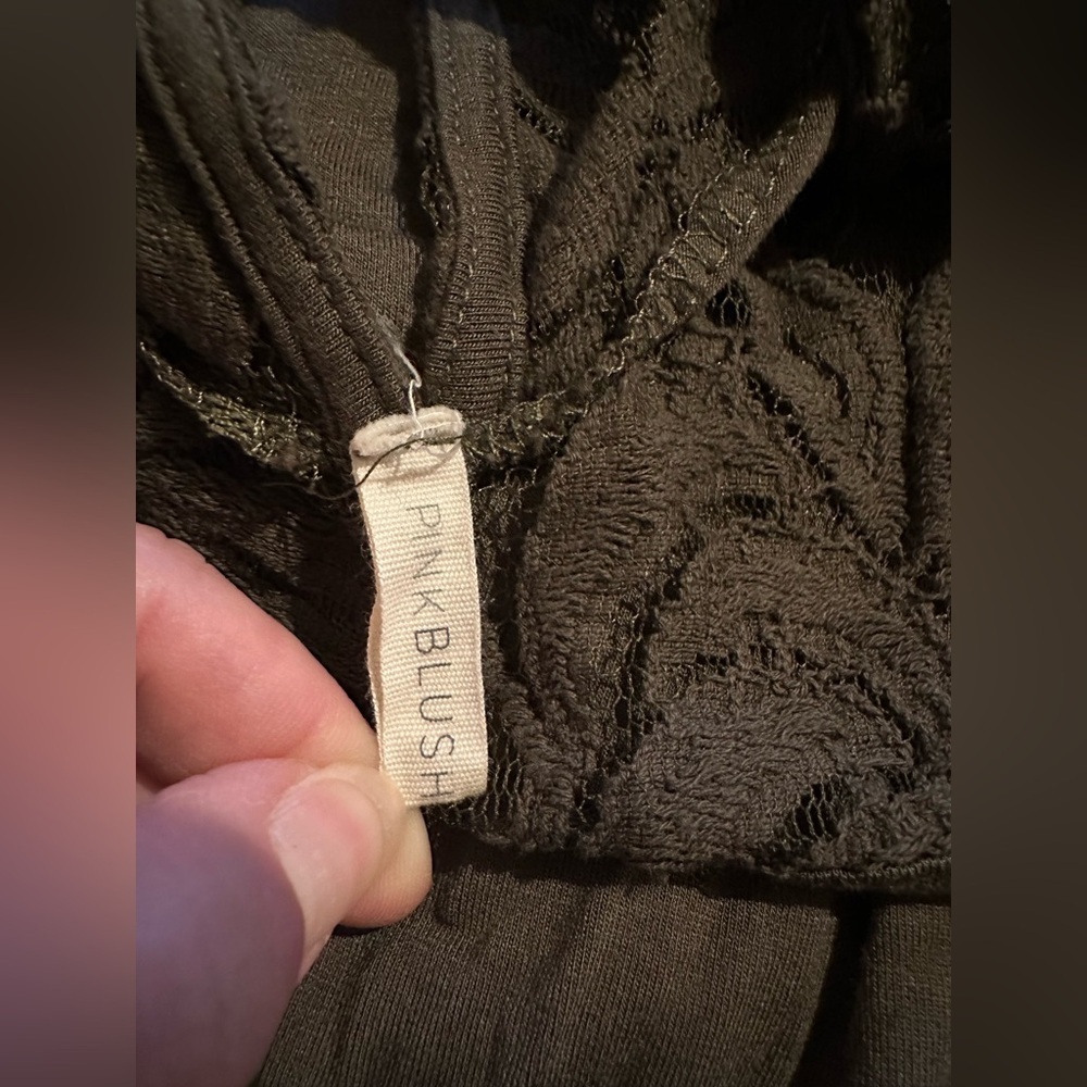 PinkBlush Women’s Long Green Dress Size Medium with  Lace Arms Key Hole back - Picture 7 of 13